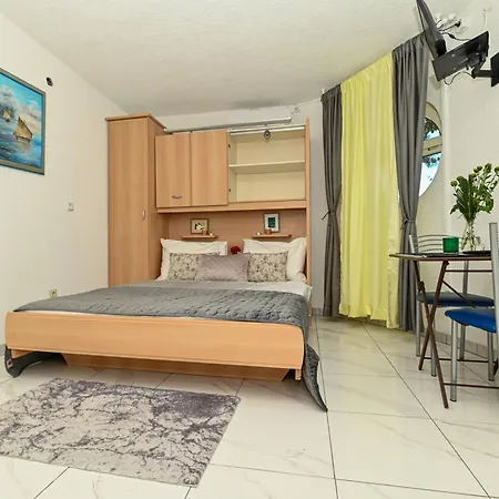 Apartments Maric Primosten Exterior photo