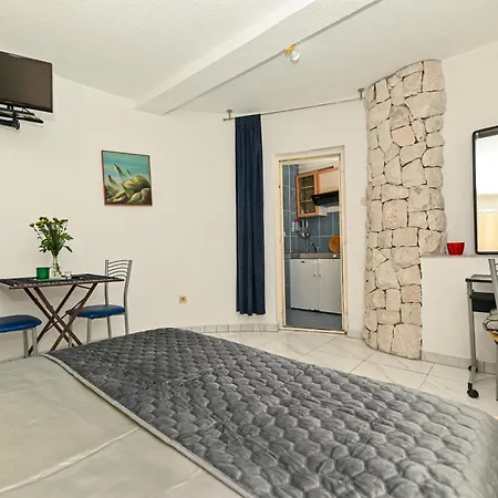 Apartments Maric Primosten Exterior photo