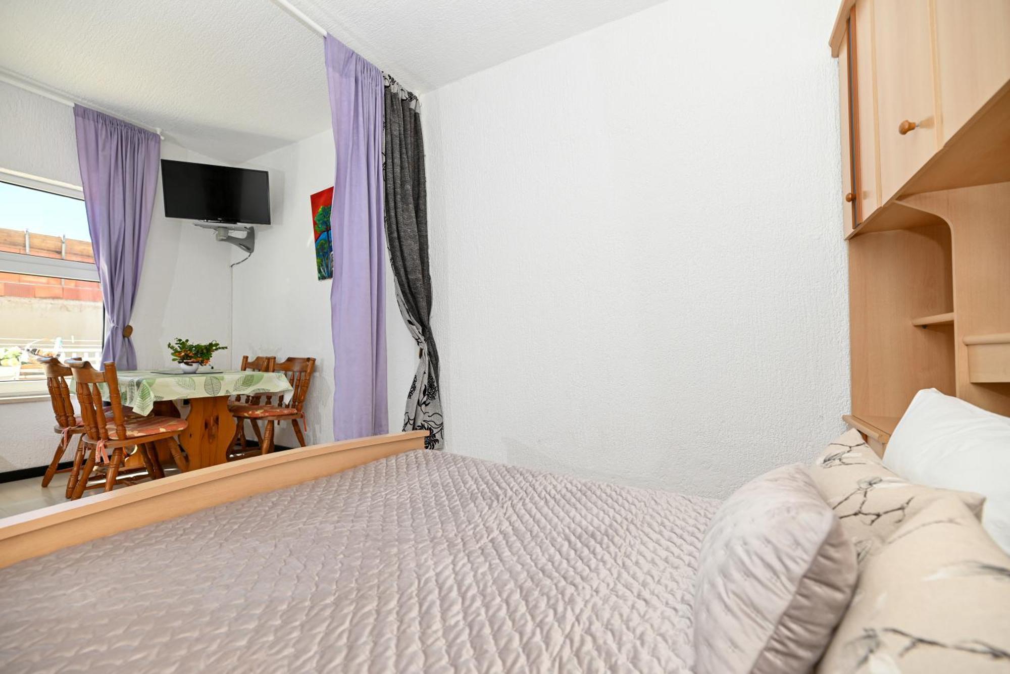 Maric Apartment Primosten