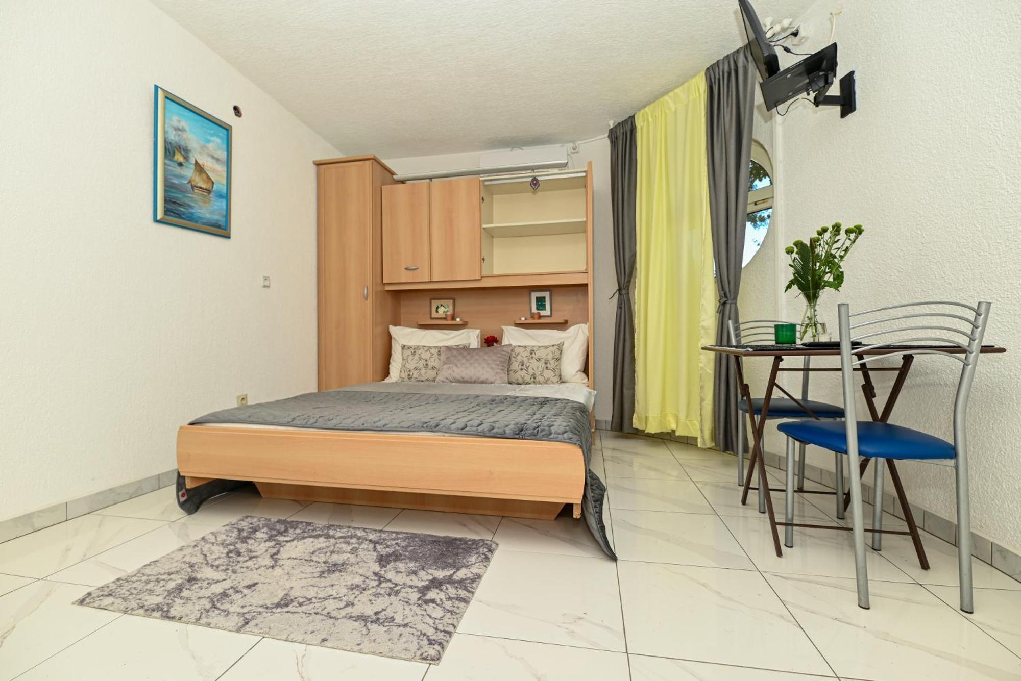Apartment Maric *